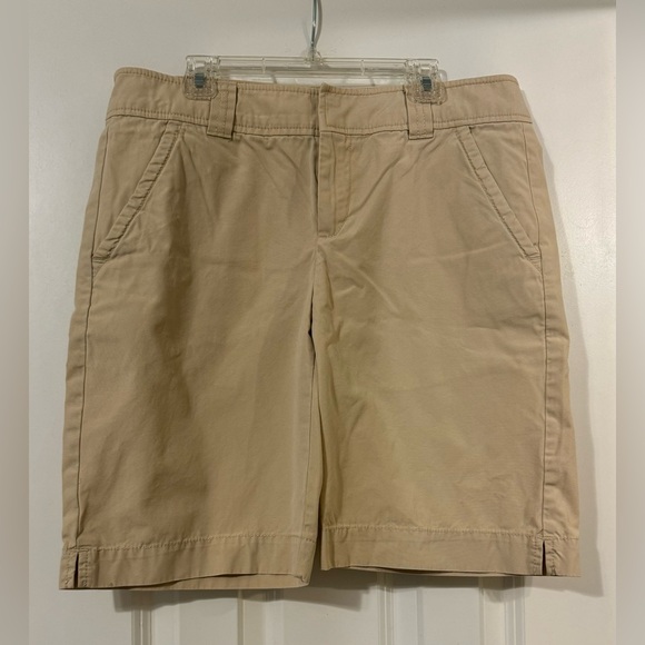 Lilly Pulitzer Shorts Women SZ-6 Tan Resort Fit Bermuda Classic Casual. - Picture 1 of 11
